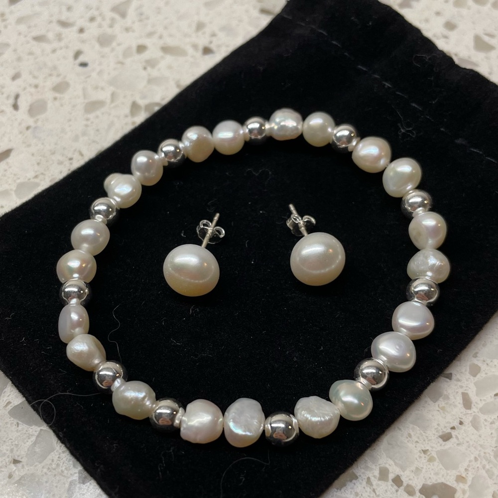 NEW Fresh water pearl EARRINGS ONLY